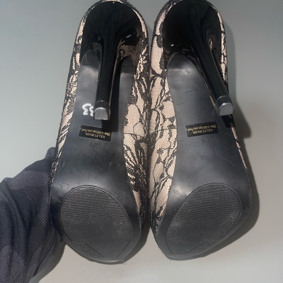 Lace High Heels - Picture 4 of 8